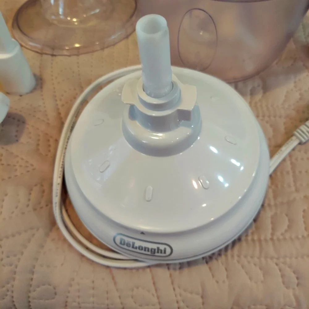 DeLonghi citrus juicer White